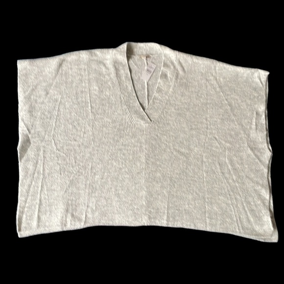 Loft Knit Wrap/Poncho Light Gray M/L - Picture 3 of 6
